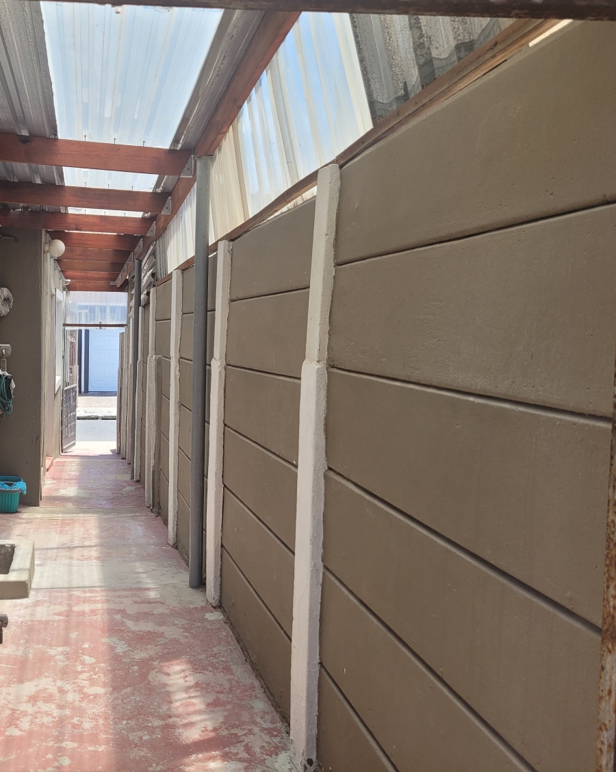 3 Bedroom Property for Sale in Rocklands Western Cape